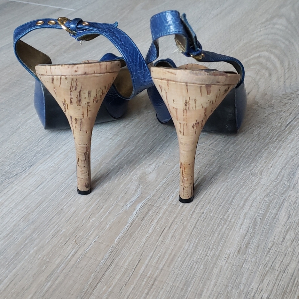 Heels - Picture 4 of 6